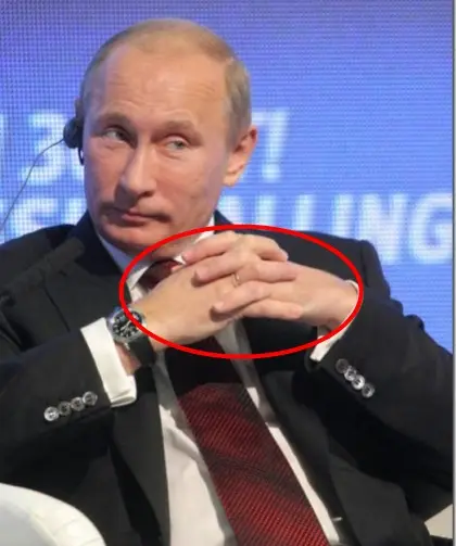 сцепленные пальцы рук